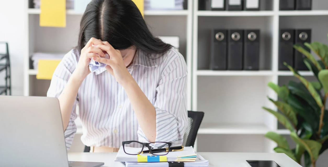 Stress-Less Beauty: Managing Daily Stress for a Glowing Presence